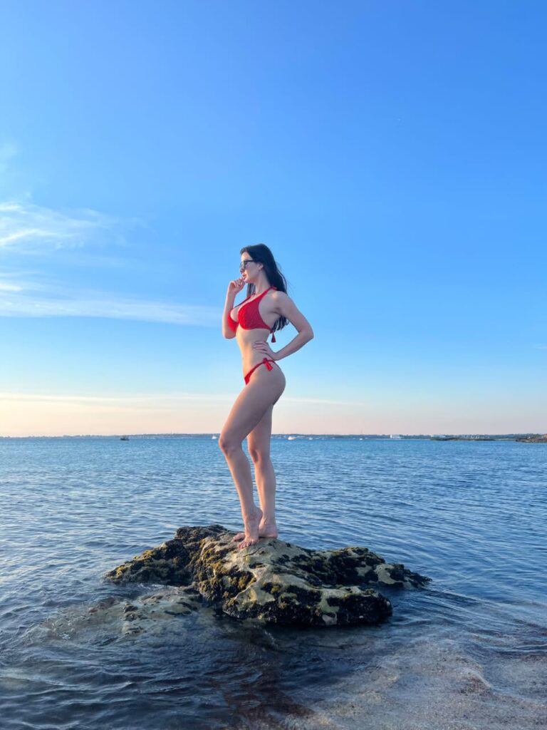 IMG 20220725 WA0006 The red bikini pics of Georgia Andriani crash Instagram