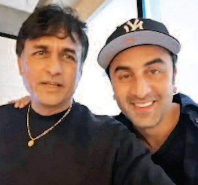 Ranbir Kapoor with Ajinkya Deo Ajinkya Deo posted a selfie on Instagram. In the pic, he and Ranbir are seen twinning in black and smiling for the camera.