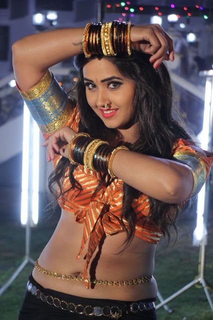 bb06c1a9f40f7120cb95c2bc5f1606c0 Kajal Raghwani – Biography, Age, Movies, Career, Awards & More